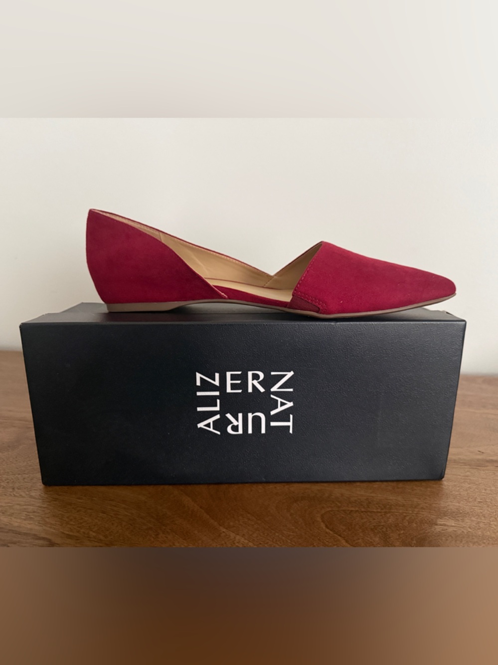 Naturalizer Women's Burgundy Suede Pointed-Toe Flats